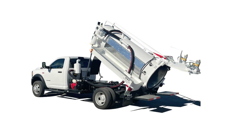 Vacuum Truck With Hydraulic Rear Door